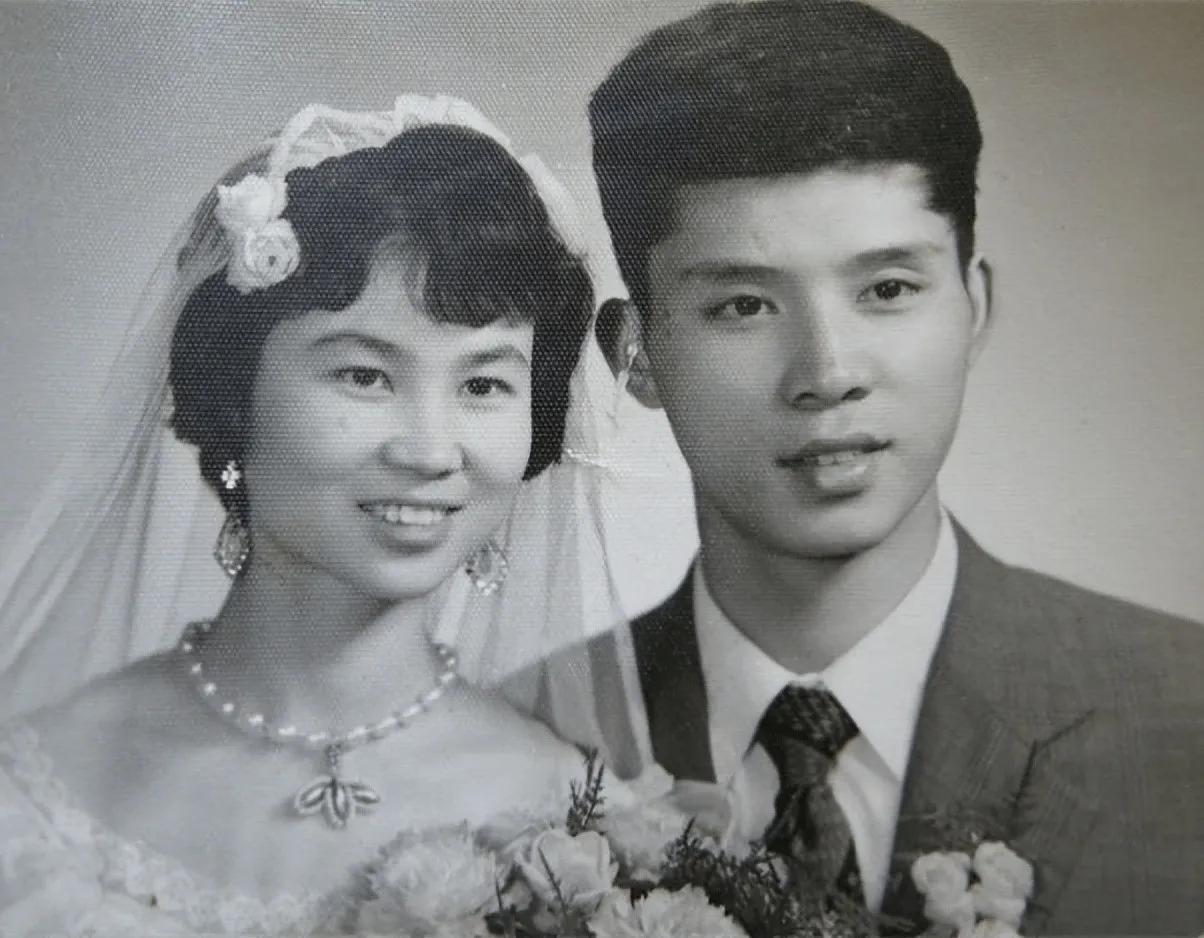 臺灣老兵回鄉(xiāng)探親，以為發(fā)妻改嫁暈倒在家門口，村民：你還有兒子-圖2