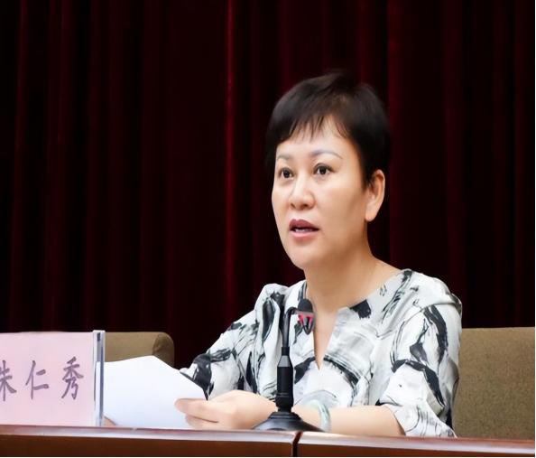 2022年貌美女副市長落馬，狂貪2000萬 五年政績倒數(shù)第一卻接連升官-圖3