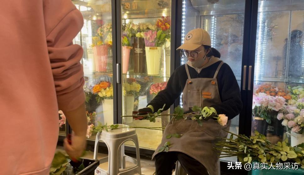 我海歸碩士，不堪職場內(nèi)卷，裸辭30萬高薪當花店打工人，重獲新生-圖3