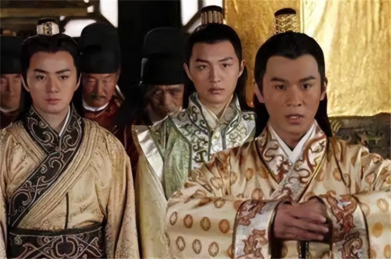 皇上請弟弟吃飯，倒杯毒酒說：祝弟弟活千歲，弟弟一句話保住了命-圖4