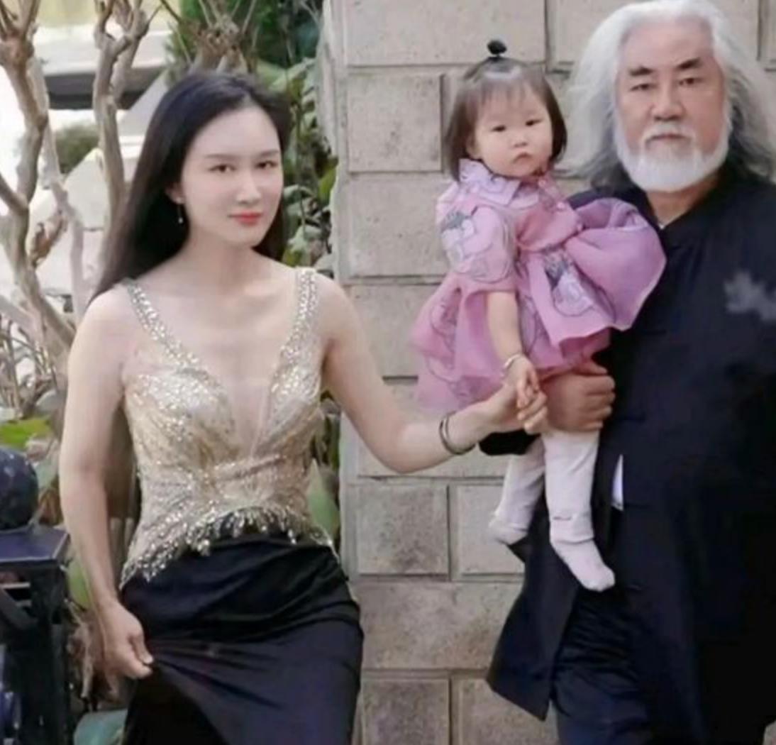 杜星霖：嫁大31歲的導(dǎo)演張紀(jì)中，婚后生一兒一女，他們是真心相愛-圖2