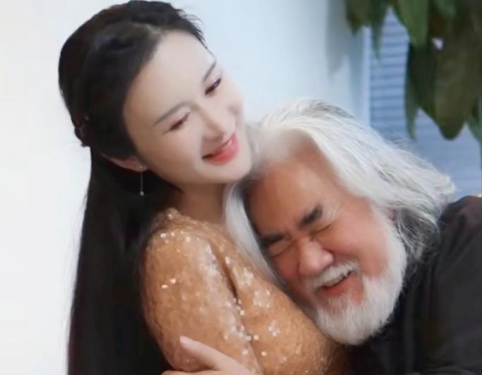 杜星霖：嫁大31歲的導(dǎo)演張紀(jì)中，婚后生一兒一女，他們是真心相愛-圖3