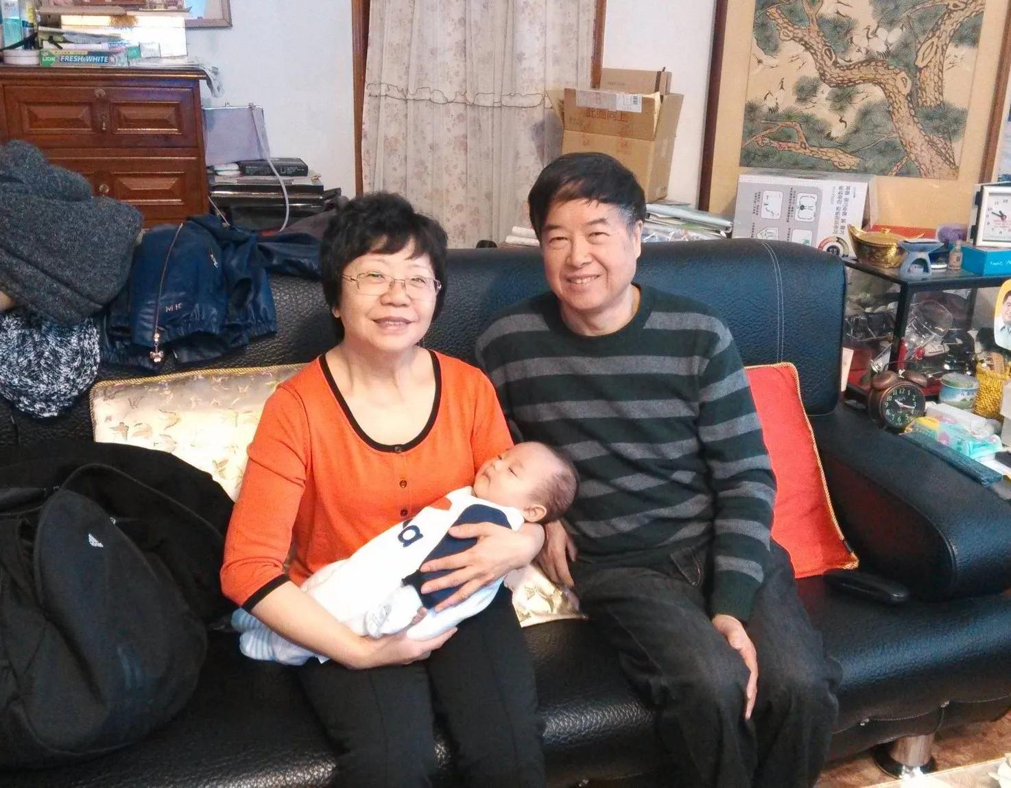 孫子與外孫同時出世，我選擇了幫忙帶外孫，從此沒人叫我奶奶-圖2