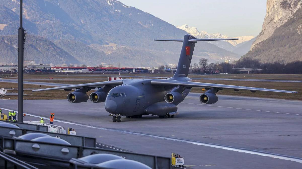 南部戰(zhàn)區(qū)已經(jīng)出動，登陸艦滿載解放軍出港，開向了南海方向-圖3