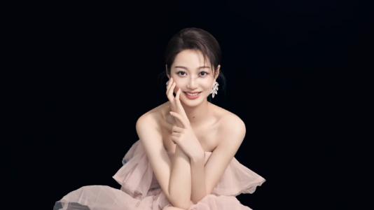 復旦校花馮琳落戶上海，大方公開素顏證件照，讀研后顏值今非昔比-圖1