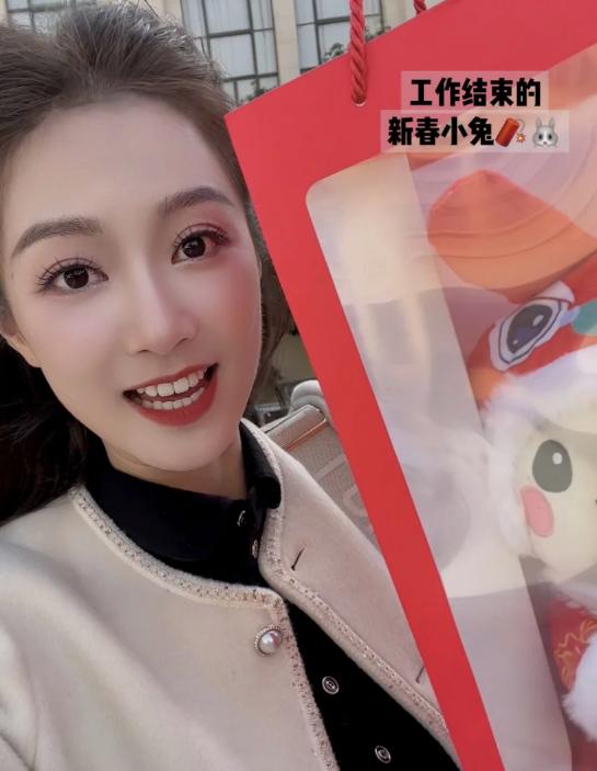 復旦?；T琳落戶上海，大方公開素顏證件照，讀研后顏值今非昔比-圖4