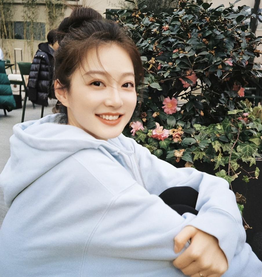 復旦?；T琳落戶上海，大方公開素顏證件照，讀研后顏值今非昔比-圖3