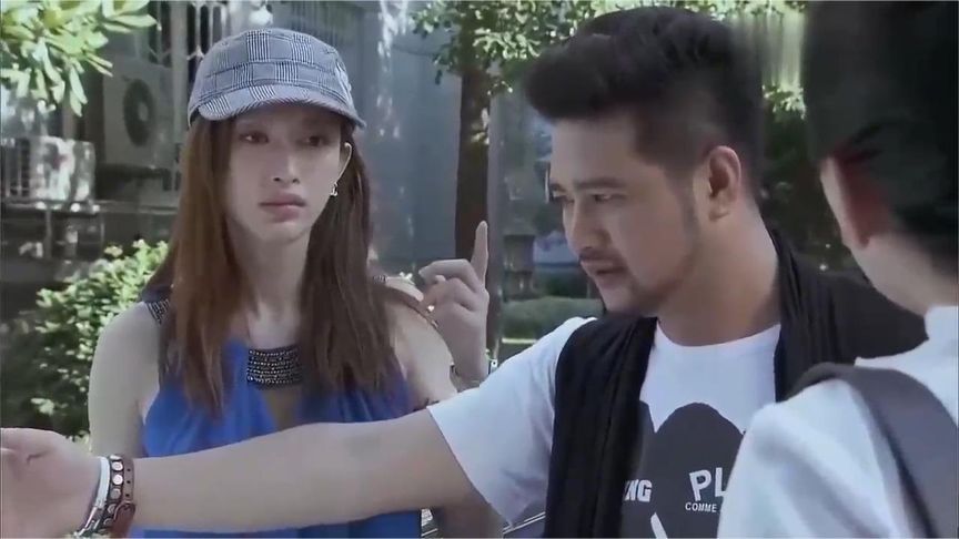 相對：閨蜜叫對象來接她，不料是自己丈夫，美女立馬火冒三丈！